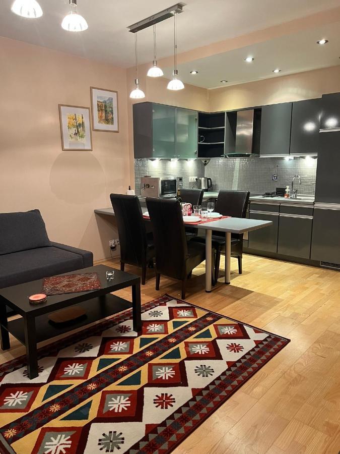 Luxury Apartment Dunapest With Spa And Pool Budapest Bagian luar foto