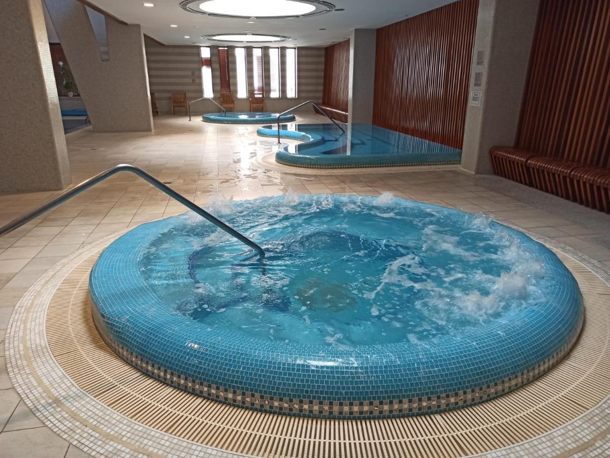 Luxury Apartment Dunapest With Spa And Pool Budapest Bagian luar foto