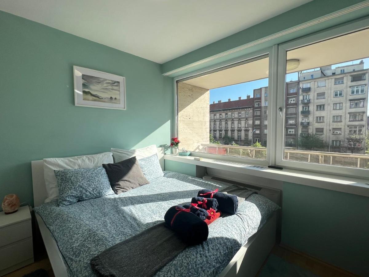 Luxury Apartment Dunapest With Spa And Pool Budapest Bagian luar foto